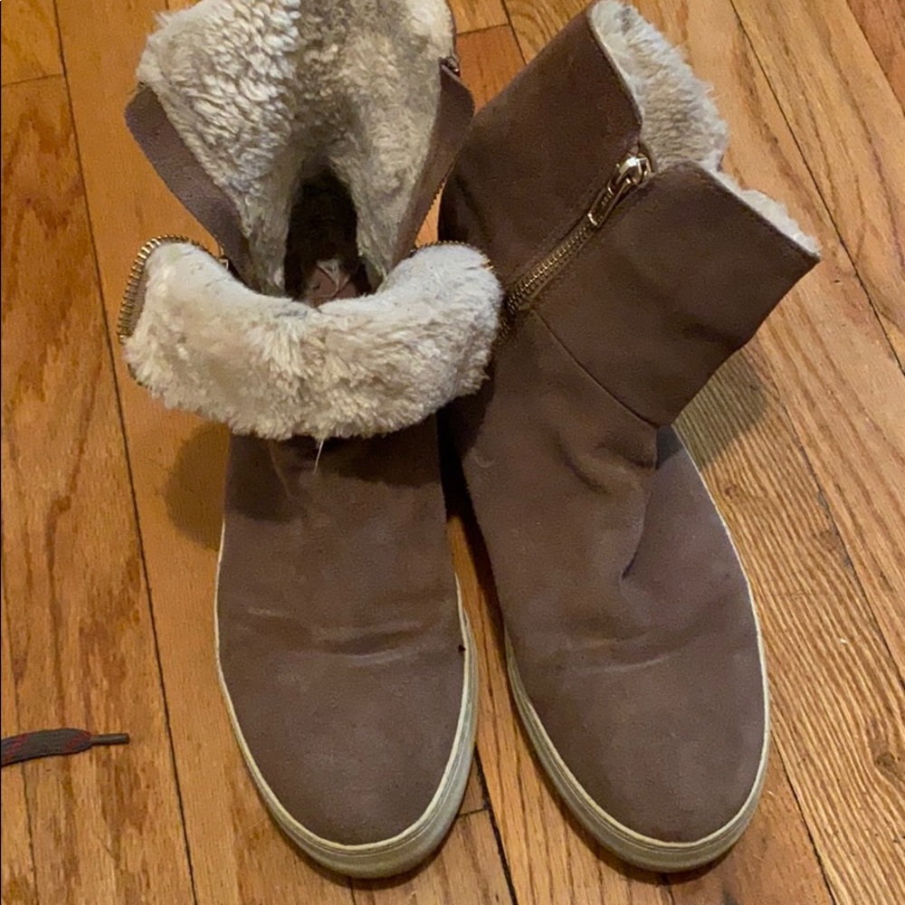 JSlides Sneakers with fur